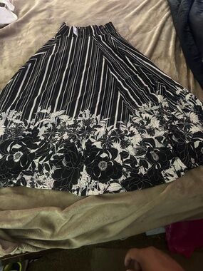 Women New York and company maxi skirt